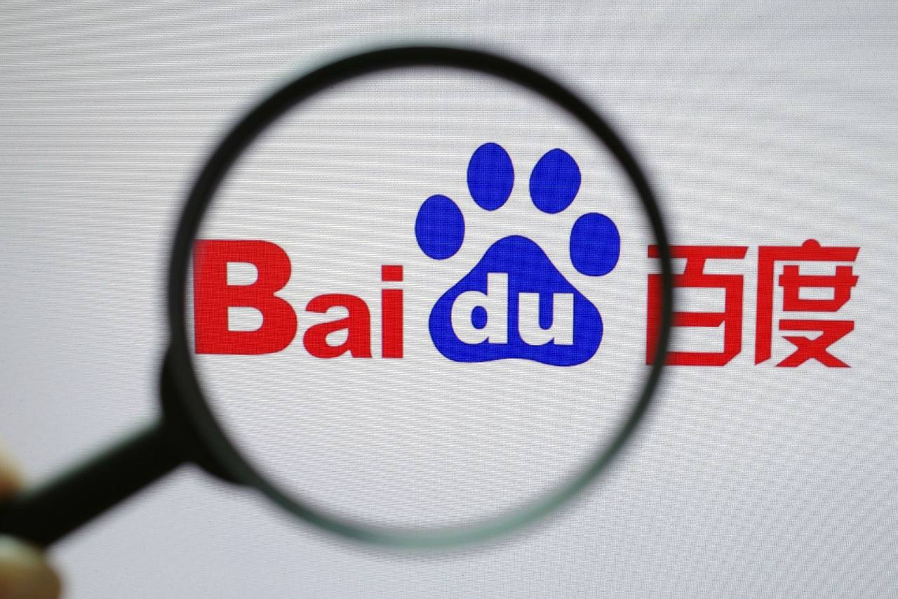 跟宋茜穿法奢白金鹅绒服过冬